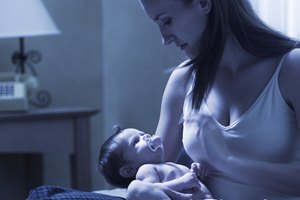Los brotes de crecimiento pueden perturbar el sueño del bebé y dejar a los padres agotados.