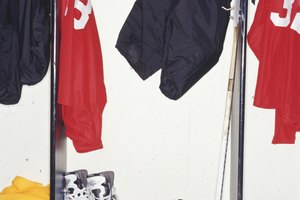 Dejar secar el equipo de hockey antes de guardarlo es útil.