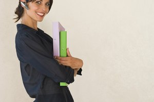 El Samsung WEP200 es un auricular Bluetooth compatible con teléfonos móviles.