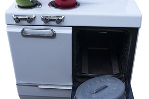 La preparación para hacer falafel al horno no es tan diferente de la de freirlos.