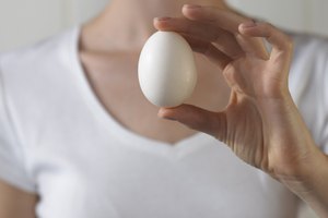Las cualidades naturales del huevo y del limón forman una fórmula bien conocida por los artistas escénicos, como cantantes, presentadores y actores.