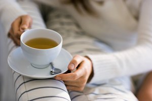 Bebe una taza del té de hierbas antes de acostarte