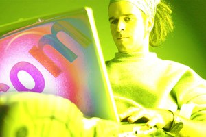Al poner etiquetas en DevianArt puedes ayudar a promover las obras de arte de otros usuarios.