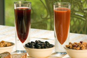 Los vegetales en jugo pueden ser ricos en azúcar y fibra, que pueden ser difíciles de digerir.