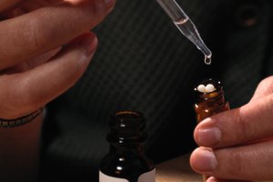 Aplicar diluido debajo de la lengua.