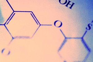 La fórmula química de la glucosa puede escribirse como C6H12O6.