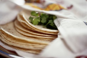 Las tortillas suaves de harina son la base de los sándwiches enrollados.