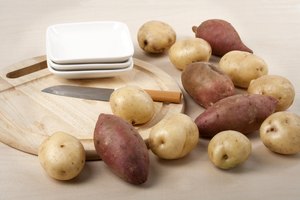 Las patatas contienen potasio.