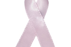 Coloca un lazo rosa en tu imagen de perfil de Facebook.