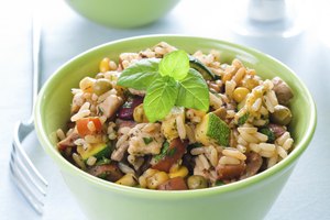 Come alimentos ricos en almidón que son ricos en vitaminas y minerales.