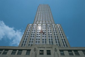 El edificio del Empire State se encuentra a unas pocas cuadras del New Yorker Hotel.