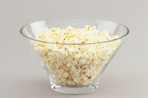 Evita las palomitas de maíz.