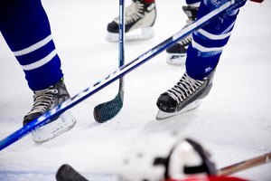 Los mejores patines de hockey ofrecen flexibilidad y control.