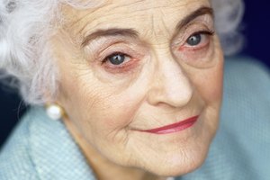 El tiempo atrofia la almohadilla de músculo debajo de tu piel facial.