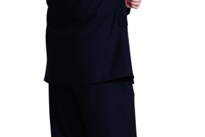 El traje es mejor para ambientes formales.