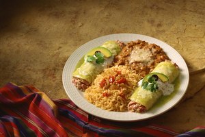 Los frijoles refritos enlatados tienen aditivos que los hacen menos sanos que los frijoles regulares.
