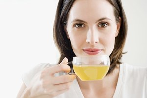 Bebe té verde.