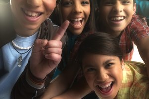 Los adolescentes requieren más calorías diarias que las chicas.