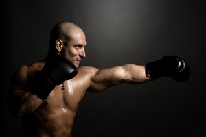 Resistencia con banda de boxeo.