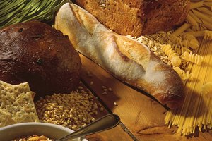 Elige fuentes de grano entero de carbohidratos que también contengan fibra.