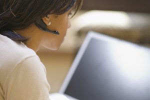El auricular con Bluetooth de un Motorola H500 está diseñado para utilizarse con un teléfono celular, principalmente cuando se está en movimiento.