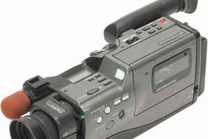 Las videocámaras de VHS-C y 8mm eran formatos de grabación de video populares en los 80.