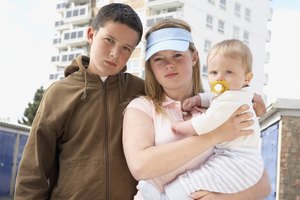Ten en cuenta antes de intervenir, sin embargo, que este comportamiento tiene un propósito importante para tu hijo.
