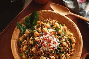 Prueba agregar berzas a las ensaladas de pasta o arroz para darles más nutrición.