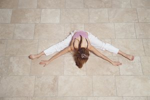 Estirarse después de viajar ayuda a tu cuerpo a ajustarse.