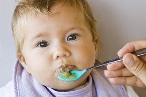 Los bebés están inclinados naturalmente para preferir los dulces, independientemente de qué comidas se introducen primero.