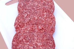 Una parrilla de George Foreman hace rápido el trabajo de hacer hamburguesas.
