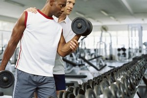 El entrenamiento con pesas es una forma efectiva pero exigente de entrenamiento.