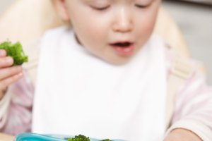 Una dieta bien equilibrada generalmente implica muchos alimentos de diferentes texturas.