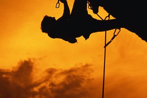 Atrévete a escalar en roca, Lisboa tiene lugares cercanos en donde puedes practicar este deporte extremo.