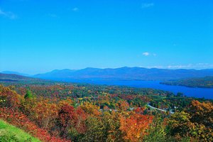 Lake George ofrece varias actividades al aire libre; de todos modos, también hay una cantidad de opciones en interiores.