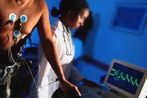 Los médicos usan las caminadoras para determinar los niveles de estrés en el cuerpo.