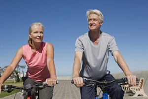 La cantidad de calorías que quemes durante cualquier actividad, incluyendo un paseo en bici, dependen también de tu peso.