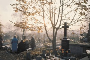 Los siete niveles del duelo son una parte normal del proceso después de la muerte de una esposa.