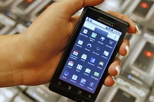 Puedes habilitar y deshabilitar el almacenamiento USB en tu Droid.