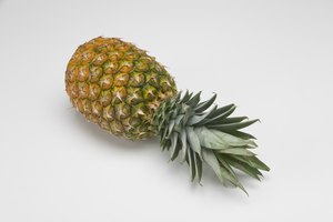 Revisa la madurez de la piña.