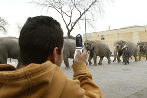 Utiliza tu dirección de correo electrónico personal de cargas para publicar vídeos en Facebook directamente desde tu teléfono.