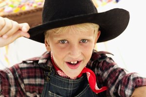 Tu pequeño vaquero encontrará un montón de cosas divertidas que hacer en Tombstone.