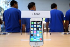 Aprende a configurar tu iPhone para recibir correo de GoDaddy.