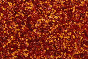 Las hojuelas picantes de pimiento rojo molido pueden ayudar a suprimir el apetito y mejorar el metabolismo.