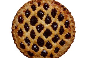 La tarta de arándanos es una delicia dulce que puedes servir para tu familia como postre.