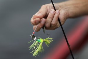 Un spinner bait es fácil de ver en el agua turbia.