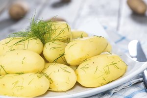 Plato de patatas hervidas.
