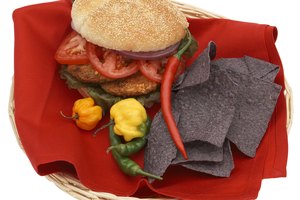 Las hamburguesas de frijoles negros no suman muchas calorías a tus comidas.