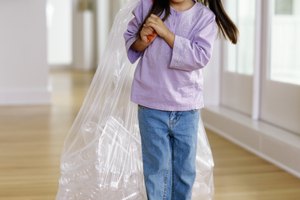 Aún los ayudantes más pequeños pueden involucrarse con esfuerzos de reciclaje.