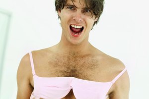 El hirsutismo es una condición que afecta comúnmente a las mujeres con cantidades excesivas de vello.